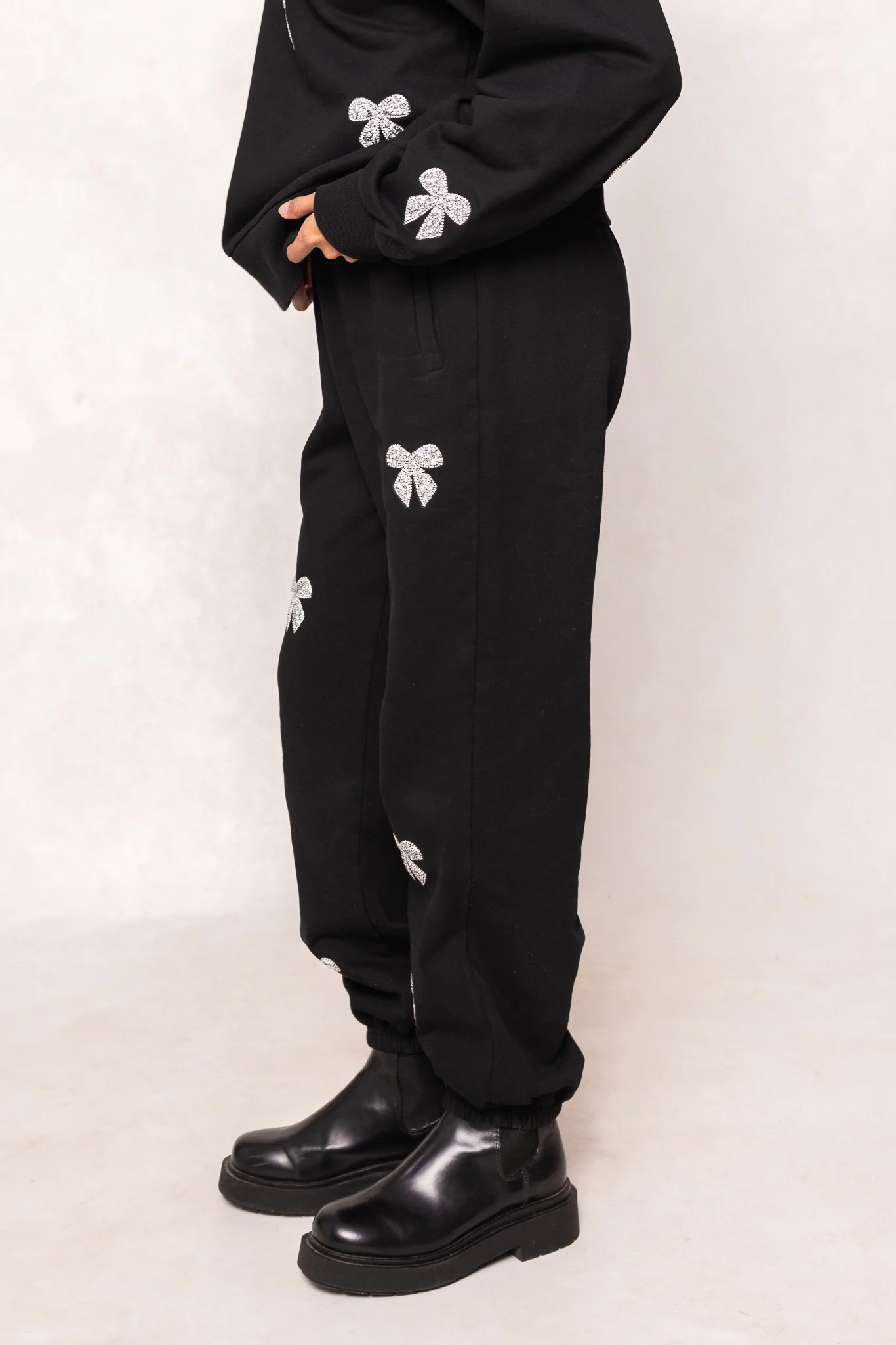 Micah Jogger Sweatpants in Black - Image 3